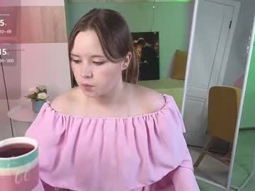 Milkyshowproject Chaturbate stream image from July 28, 2025