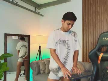 Samucamx Chaturbate stream image from July 28, 2025