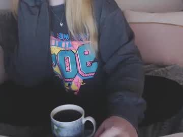 Lushcutie Chaturbate stream image from July 29, 2025
