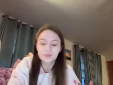Paisleysnowxo Chaturbate stream image from July 29, 2025