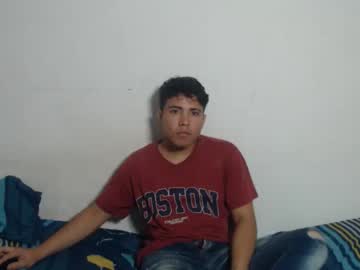 Moi952024 Chaturbate stream image from July 29, 2025