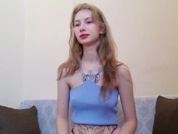 Carrielolly Chaturbate stream image from July 29, 2025