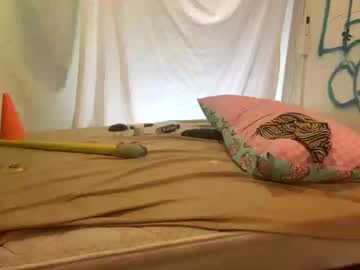 Lenzycams Chaturbate stream image from July 29, 2025