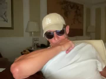 Luxxleon Chaturbate stream image from July 29, 2025