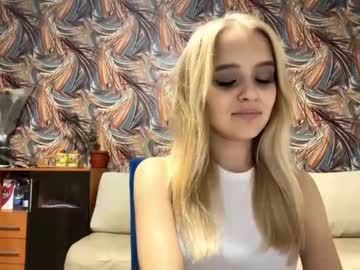 Arlenabrint Chaturbate stream image from July 29, 2025