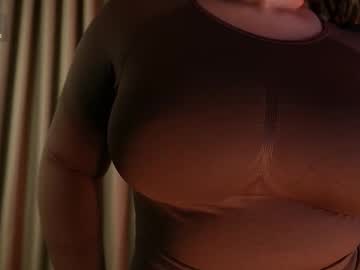 Evy_Doll Chaturbate stream image from July 29, 2025