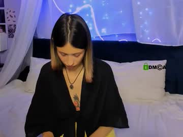 Isa_Luxury Chaturbate stream image from July 29, 2025