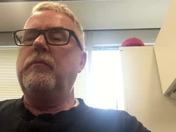 Macincanada393 Chaturbate stream image from July 29, 2025