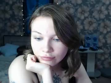 Aalicebubble Chaturbate stream image from July 29, 2025