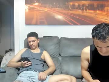 Aaronhugexxl Chaturbate stream image from July 29, 2025