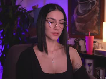 Hollylinder_ Chaturbate stream image from July 30, 2025