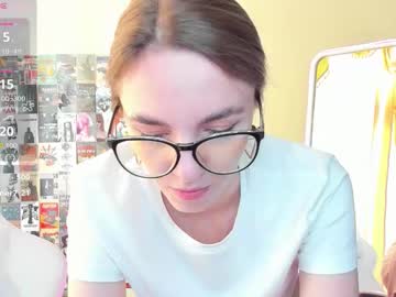 Mollydevonn stream image from July 30, 2025
