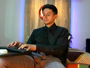 Andrew_Elliot Chaturbate stream image from July 30, 2025