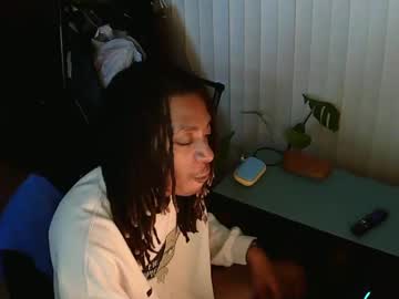 01longjohn Chaturbate stream image from July 30, 2025