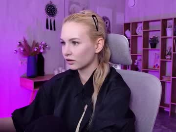 Avadaviis Chaturbate stream image from July 30, 2025