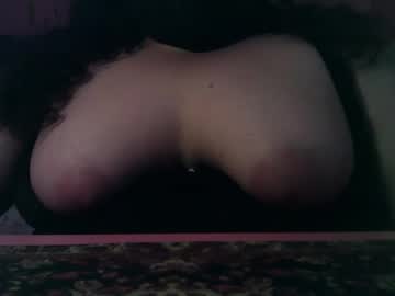 Lovetobeg Chaturbate stream image from July 30, 2025