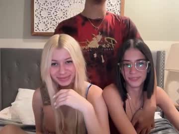 Lucybluex Chaturbate stream image from July 30, 2025