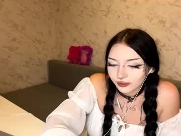 Charlottnosek Chaturbate stream image from July 30, 2025
