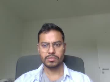 Sharmamanxyz Chaturbate stream image from July 30, 2025