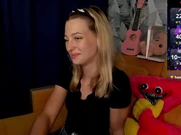 Holiday_Fox Chaturbate stream image from July 30, 2025