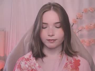 Linalyy Chaturbate stream image from July 31, 2025