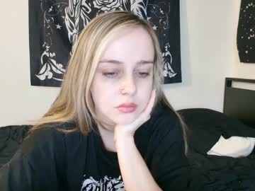Luna_Lovelyy Chaturbate stream image from July 31, 2025