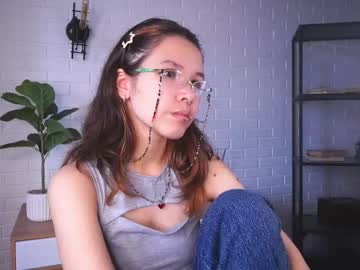 Nieshadurso Chaturbate stream image from July 31, 2025