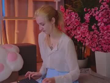 Aishiro Chaturbate stream image from July 31, 2025