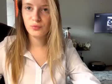 Kittenkisss Chaturbate stream image from July 31, 2025