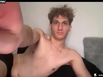 Somechillbro Chaturbate stream image from July 31, 2025