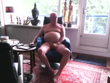 Nudejohn Chaturbate stream image from July 31, 2025
