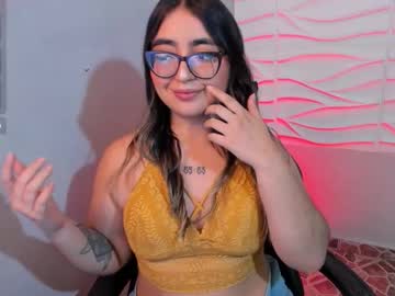 Appril_Foxx Chaturbate stream image from July 31, 2025