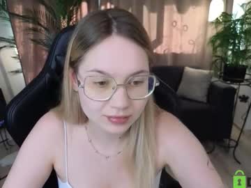 Adelep_ Chaturbate stream image from July 31, 2025