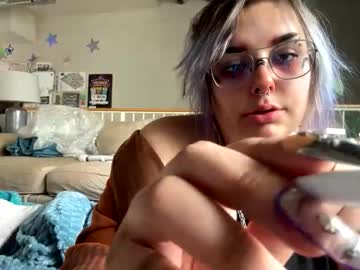 Sativa_Honeybee Chaturbate stream image from July 31, 2025