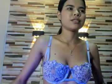 Zoemonet Chaturbate stream image from July 31, 2025