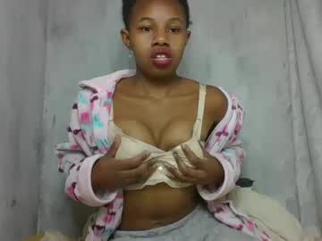 Franciefrancie Chaturbate stream image from July 31, 2025