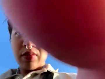 Mundo4 Chaturbate stream image from August 01, 2025