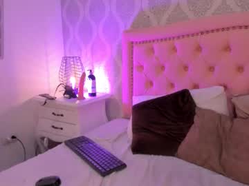 Onlygia Chaturbate stream image from August 01, 2025