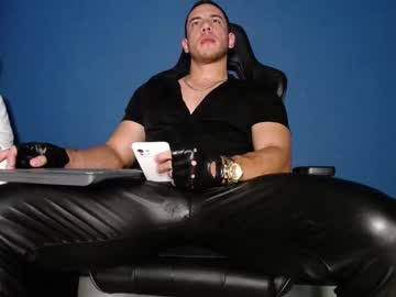 Maxxxpowerful Chaturbate stream image from August 01, 2025