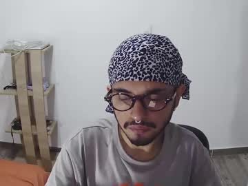 Apolol21 Chaturbate stream image from August 01, 2025