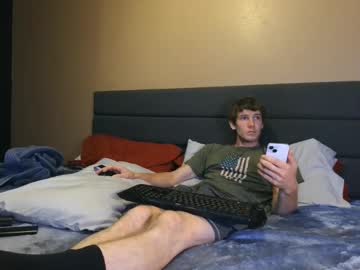 Downforthemoney Chaturbate stream image from August 01, 2025