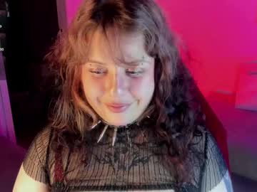 Kenziesharik Chaturbate stream image from August 01, 2025