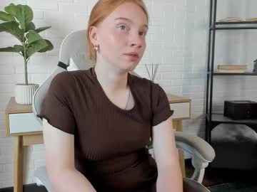 Genevadelbene Chaturbate stream image from August 01, 2025