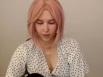Lunvia Chaturbate stream image from August 01, 2025