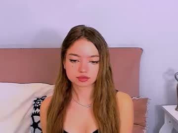 Gracetop Chaturbate stream image from August 01, 2025