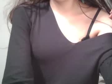 Yoursummerlove Chaturbate stream image from August 01, 2025
