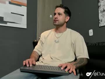 Davevilboy Chaturbate stream image from August 01, 2025