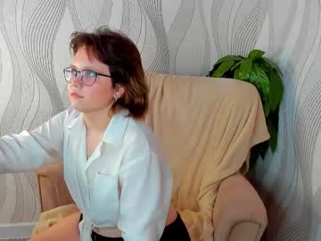 Nina_Lunaa Chaturbate stream image from August 01, 2025