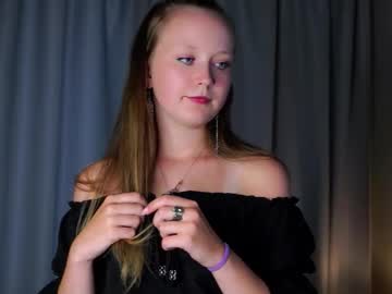 Miagwyn Chaturbate stream image from August 01, 2025