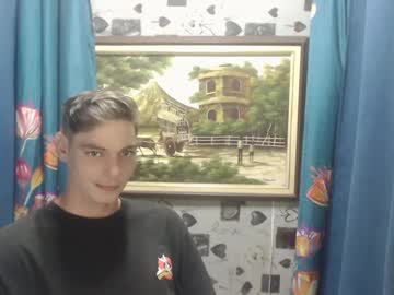 Whiteboyinasia Chaturbate stream image from August 01, 2025